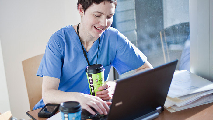 Virtuelle und Pr&auml;senzschulungen