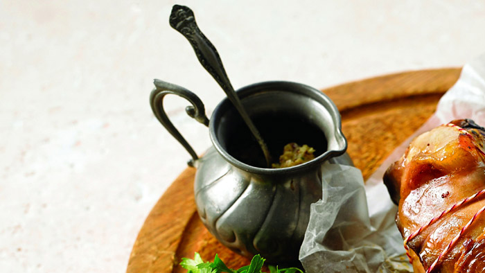 Selbstgemachte Kr&auml;uterbutter