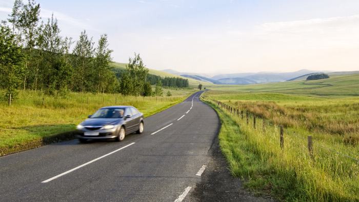 Auto auf der Stra&szlig;e