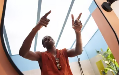 Schulterhaare sicher entfernen