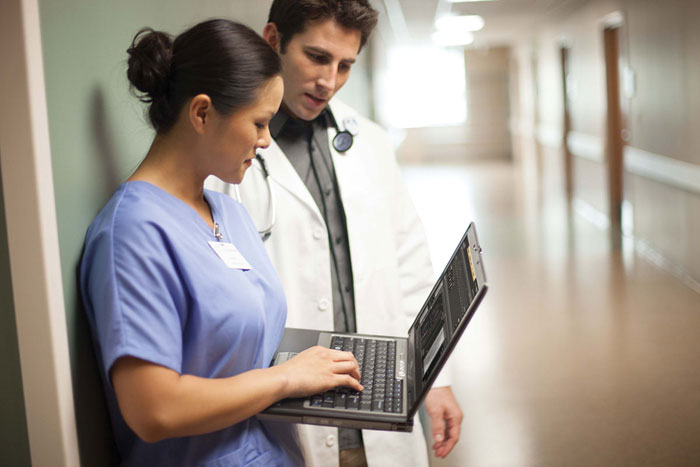 Mobiler Abruf von Patientendaten über Laptop mit IntelliSpace Cardiovascular