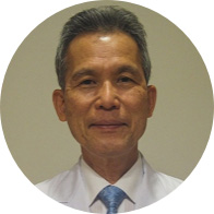 Dr. Masayuka Kumashiro, leitender MTRA, arbeitet dank Philips Compressed SENSE mit einer k&uuml;rzeren Scan-Dauer.
