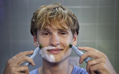 Elektrorasierer mit Schaum oder ohne rasieren